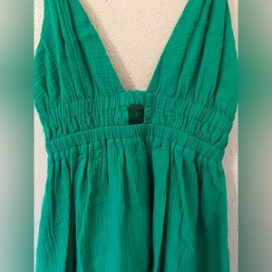 NEST GREEN DRESS